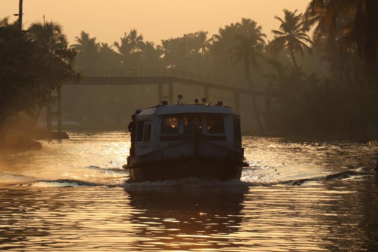 Hotel Marari Houseboat Mararikulam Exterior foto