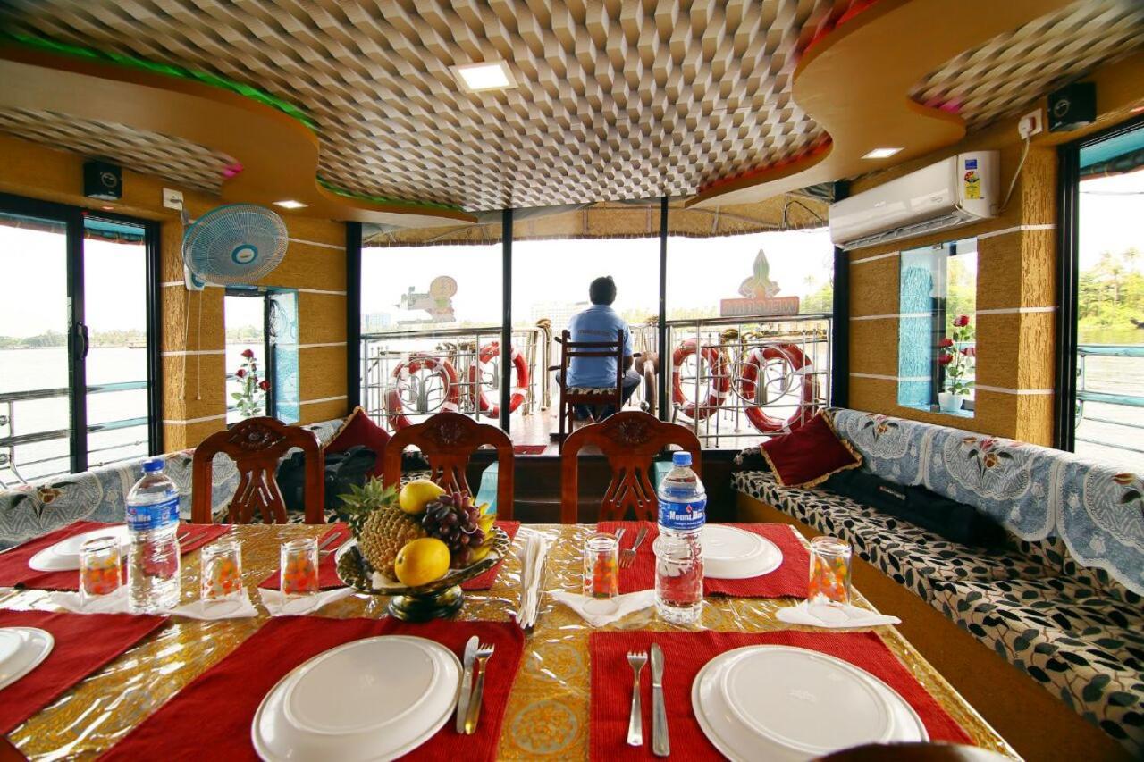 Hotel Marari Houseboat Mararikulam Exterior foto