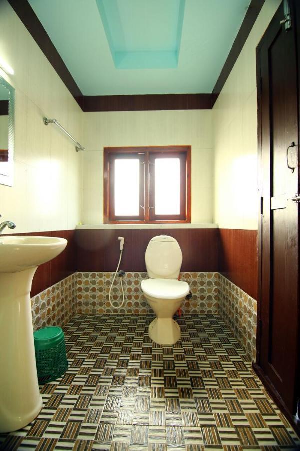 Hotel Marari Houseboat Mararikulam Exterior foto